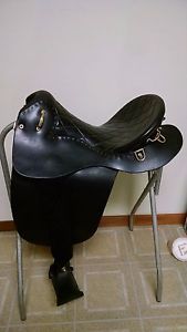 Steele Plantation Trail Saddle English Style  Seat size 15"