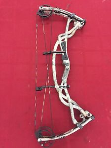 NEW (2013) Hoyt Carbon Element G3 "28-"30 #60