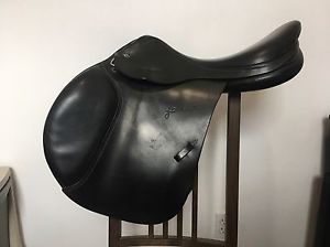 17" MW John Whitaker Jumping Saddle BLACK