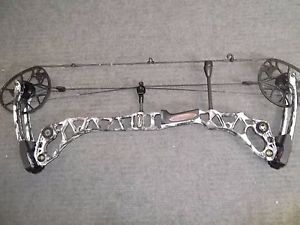 Mathews Halon 6, RH, 28"-draw, 70lb Lost xd camo
