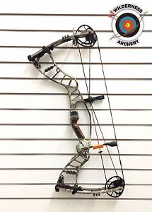 Hoyt Archery Nitrum 30 Compound Bow  (NEW - R/H - 70lbs Max - 29")