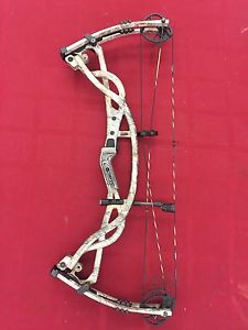 NEW (2013) Hoyt Carbon Element G3 "26-"28 #70