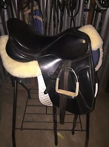 17.5 XWide Classic Saddlery Dressage Saddle (Draft)