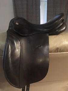 17" Med tree Karl Niedersuss Symphonie Dressage Saddle