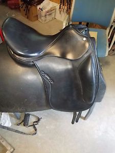 Sellier Saumur Dressage Saddle