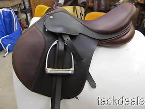 Collegiate Diploma Convertible Close Contact Saddle 16 1/2" Lightly Used