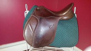 Collegiate Close Contact 16.5" Saddle with easy change gullet system - Brown