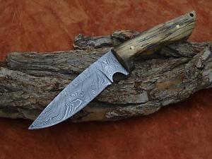 Jagd Messer, Stabilisiertes Holz, Wasserfest Hand geschmiedetes Damast.