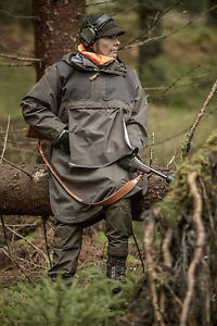 Fjällräven Lappland Eco-Shell Poncho 90600 dark oliv Jagdponcho Regenponcho