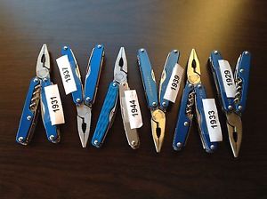 Lot 3401   6 Leathermans CS4 for sale. nice lot all flip out tools appear unused