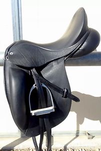 N2 Vincitore Monoflap Dressage Saddle- 17.5" MW - PRICE NEGOTIABLE