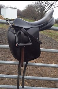 17.5" Cobra Dressage Saddle