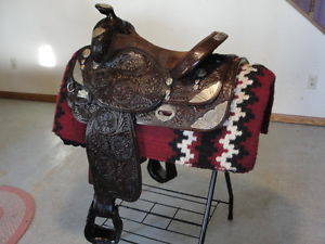 15 1/2" BIGHORN WESTERN SILVER WITH GOLD HIGHLIGHTS SHOW, PLEASURE, TRAIL SADDLE