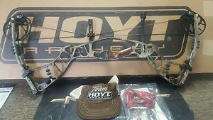 Hoyt Nitrum 30 RH 70# Camo
