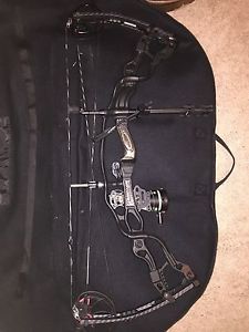 Completely Loaded, Black 2014 Hoyt Carbon Spyder Turbo Bow Package-#3 Cam 28-30"