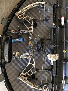 Bear Agenda 7 (2015 Model) RH, 70lbs, 26 1/2" - 31" Draw Length