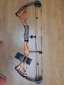 Bowtech Fanatic 2.0 SD-Orange-RH/24"-29"/40-50LB.-NEW