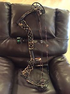 Mathews chill SDX, rh , 70lb , 29 "draw , Custom Strings, IQ Five Pin, lost camo