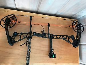 Mathews Halon 7 Black - Left Handed 70lbs 28