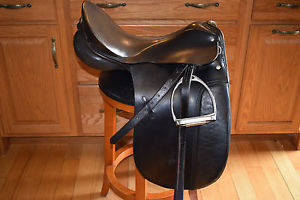 Max Hopfner 17" Seat Black Leather Medium Tree Gullet Dressage Saddle