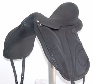 18" DEVOUCOUX DRESSAGE SADDLE (S28009924) FULL BUFFALO, DEMO FROM 2016! - DWC