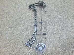 Mathews Halon 6 Right Handed 25" 40-50 LB Bow