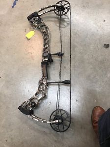 Mathews No Cam HTX (Right Hand, 70#, 29")