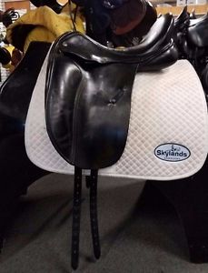 Used Black Country Eloquence Dressage Saddle - Size 18'' - Black