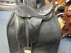 Schleese Advance  Dressage Saddle 17"  2  tree