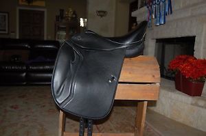 Pegasus Butterfly Used Saddle - GREAT condition