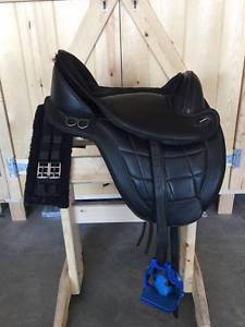 Black Forest Treeless Saddle