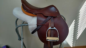 16" Crosby Equilibrium Saddle with Complete Show Package