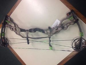 Hoyt Carbon Spyder 30 Right Hand, #3 Cam, Camo/Bone Collector 50-60# BRAND NEW