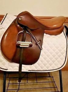 16" Beval Saddlery LTD close contact Saddle ~ Includes Leathers & Irons ~