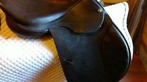 pessoa  rodrigo gen x prestige with xch tree close contact jumpimg saddle 17 1/2