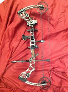 Mathews HTX No Cam With Bone Collector 4 Pin Sight With Light Fuse Quiver
