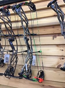 Hoyt Defient 34 Brand New 29-31 60-70 RH Bone Collector
