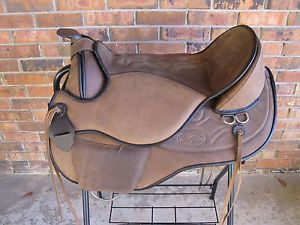 Black Forest Treeless Oak Leather Western Endurance Town and Country Saddle NEW