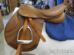 Stubben Get Connected Deluxe CC Saddle 17 1/2" 30 Tree MINT Lightly Used Demo
