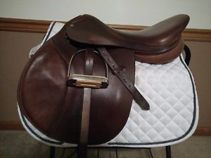 18.5" Collegiate Laureate close contact jumping saddle ~ Wide Tree
