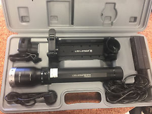 LED Lenser M17R LED Rechargeable Flashlight 850 Lumen Flash Light 880124
