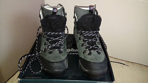 NOS WALKING HIKING MOUNTAINEERING BOOTS SCARPA BERGHAUS GR20 LEATHER GORE-TEX