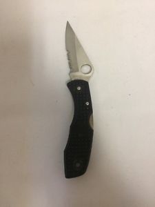 USED SPYDERCO FOLDING KNIFE: ATS-55 1/2 SERRATED CLIPIT DELICA