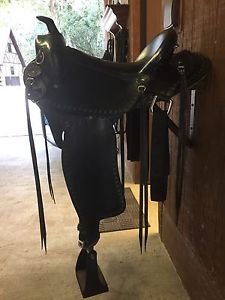 Imus 4-Beat® Gaited Saddle Black 17"