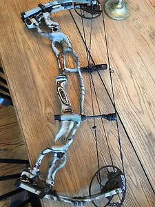 Hoyt Carbon Spyder FX Right Hand 70 lb 27-29" Ridge Reaper Camo