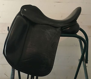 Custom Saddlery 17.5 inch Everest Dressage Saddle