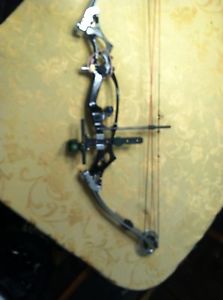 Slightly Used Hoyt Pro Series Xt 3000 With Skb Hard Case