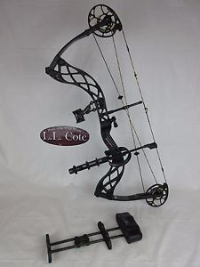 Bowtech Carbon Icon RAK Package Right hand Black 60lbs 26.5 - 30.5in.