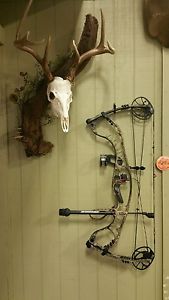 HOYT FAKTOR 30 Compound Bow