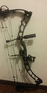 elite energy 35 bow bundle set up hardly used RH 70 lbs
